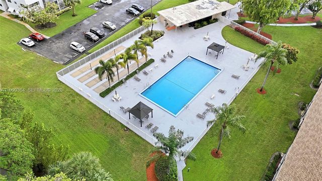 1200 Hillcrest Ct 306, Hollywood, FL 33021