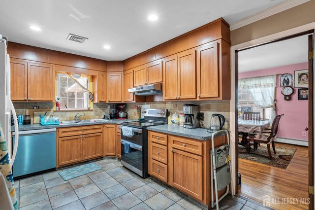 133 Summerhill Road, Spotswood, NJ 08884