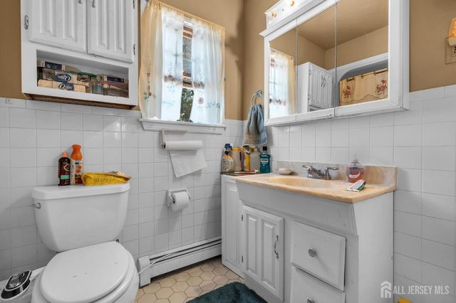 133 Summerhill Road, Spotswood, NJ 08884