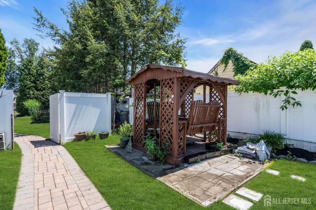 133 Summerhill Road, Spotswood, NJ 08884