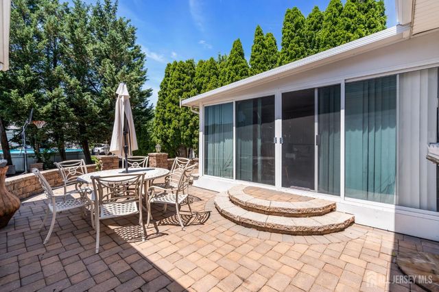 133 Summerhill Road, Spotswood, NJ 08884