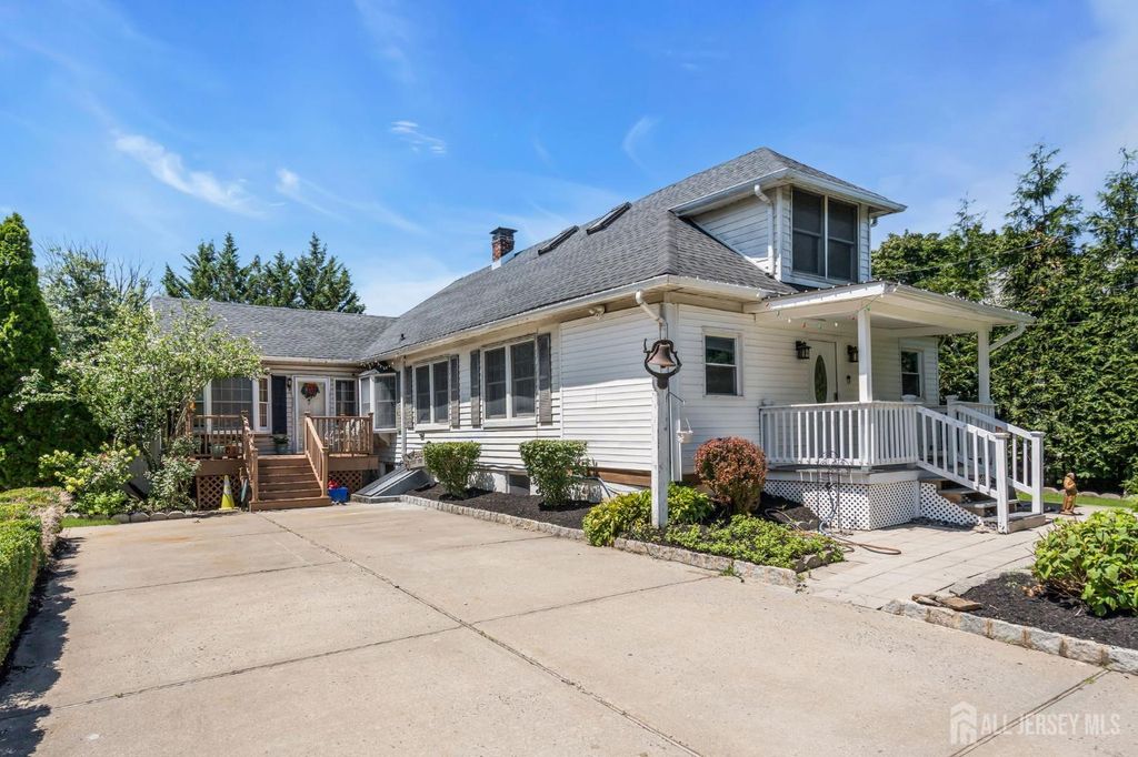 133 Summerhill Road, Spotswood, NJ 08884