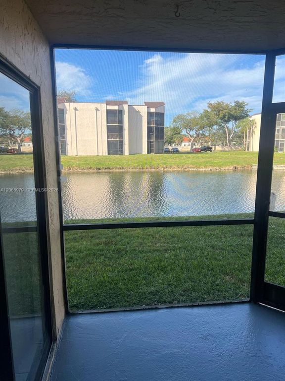 3399 Foxcroft Road 114, Miramar, FL 33025