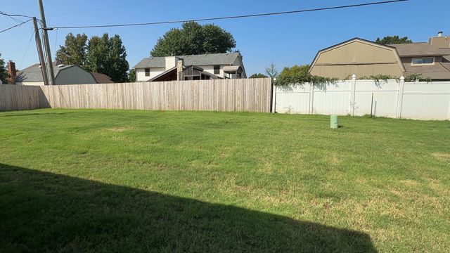 7304 S Maple Avenue, Broken Arrow, OK 74011