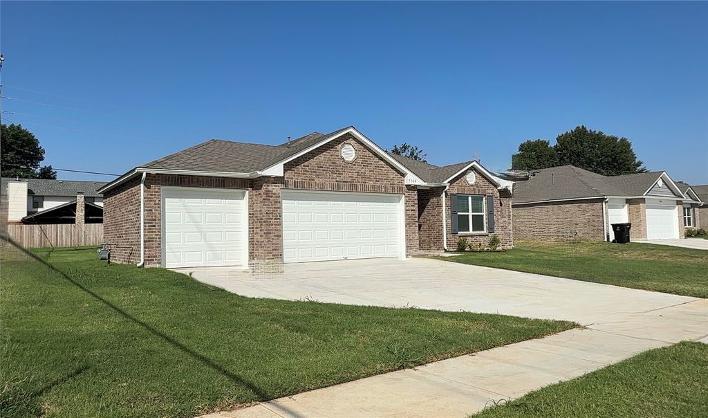 7304 S Maple Avenue, Broken Arrow, OK 74011