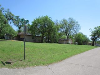 1801 E University Avenue, Guthrie, OK 73044