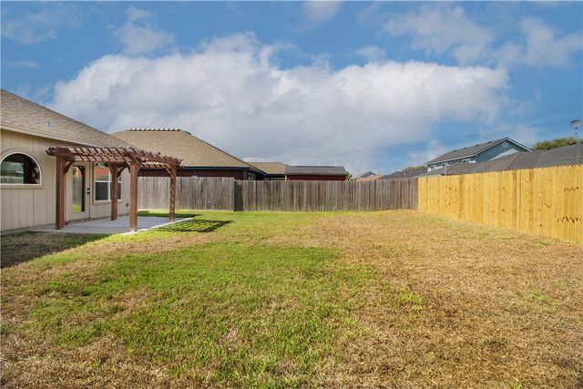 2212 Tallow Dr, Portland, TX 78374