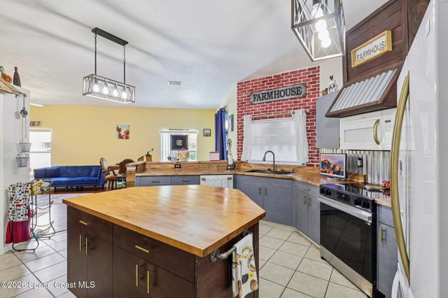 497 Tillman Avenue SW, Palm Bay, FL 32908