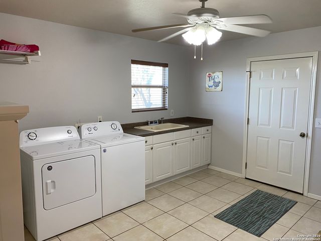 1149 STATE HIGHWAY 119, Stockdale, TX 78160