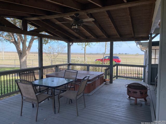 1149 STATE HIGHWAY 119, Stockdale, TX 78160