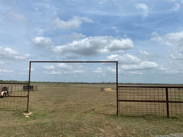 1149 STATE HIGHWAY 119, Stockdale, TX 78160