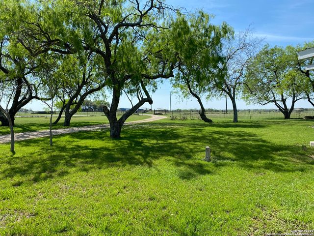 1149 STATE HIGHWAY 119, Stockdale, TX 78160
