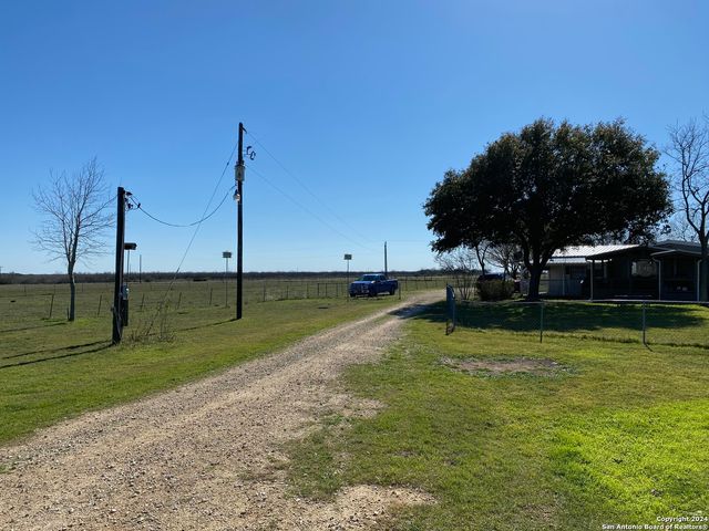 1149 STATE HIGHWAY 119, Stockdale, TX 78160