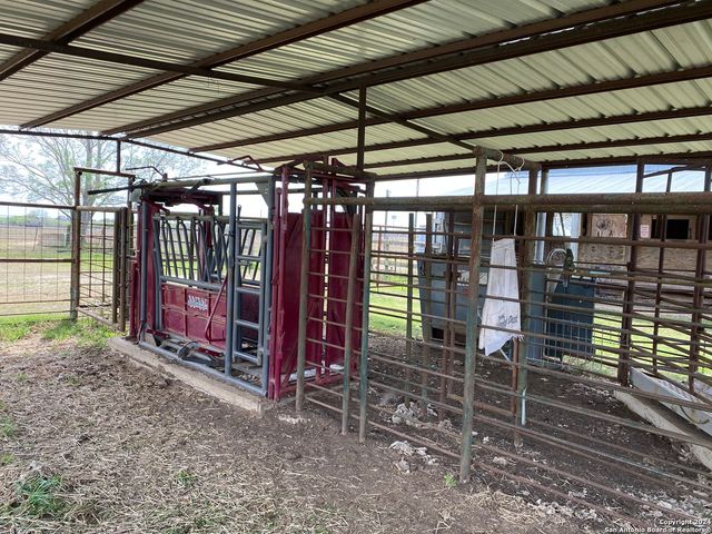 1149 STATE HIGHWAY 119, Stockdale, TX 78160