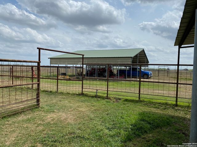 1149 STATE HIGHWAY 119, Stockdale, TX 78160