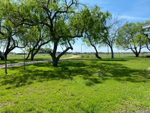1149 STATE HIGHWAY 119, Stockdale, TX 78160