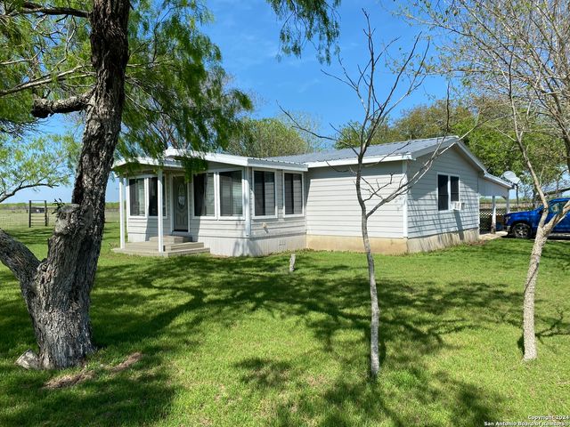 1149 STATE HIGHWAY 119, Stockdale, TX 78160