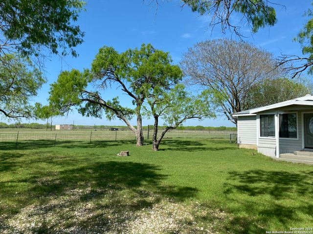 1149 STATE HIGHWAY 119, Stockdale, TX 78160
