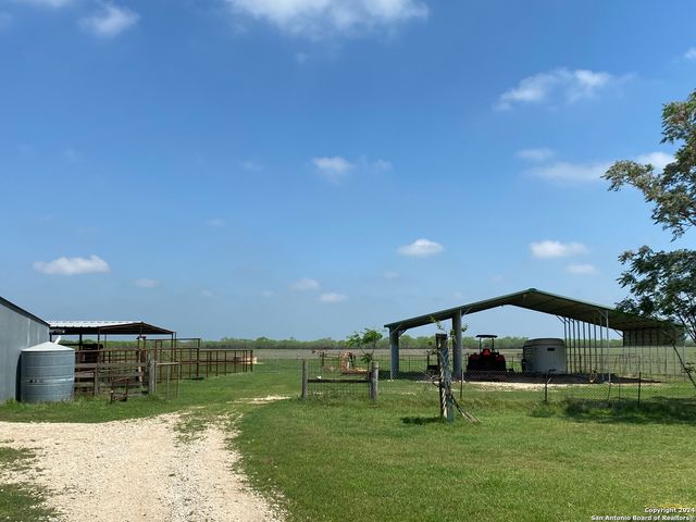 1149 STATE HIGHWAY 119, Stockdale, TX 78160