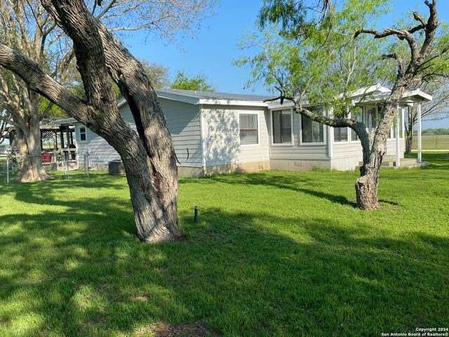 1149 STATE HIGHWAY 119, Stockdale, TX 78160