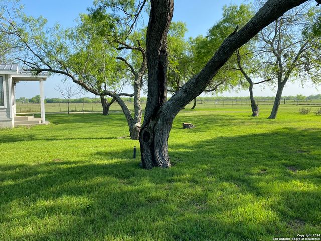 1149 STATE HIGHWAY 119, Stockdale, TX 78160