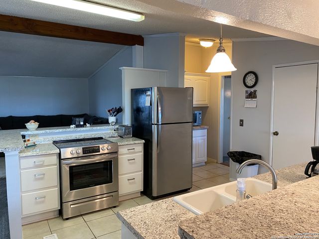 1149 STATE HIGHWAY 119, Stockdale, TX 78160