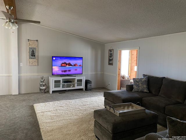 1149 STATE HIGHWAY 119, Stockdale, TX 78160