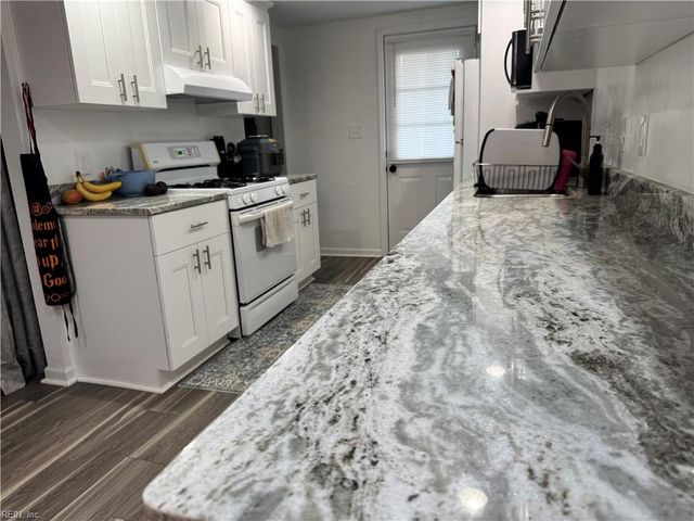 425 Waters RD, Chesapeake, VA 23322