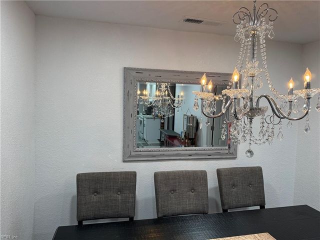 425 Waters RD, Chesapeake, VA 23322