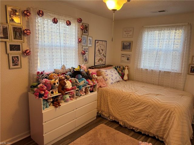 425 Waters RD, Chesapeake, VA 23322