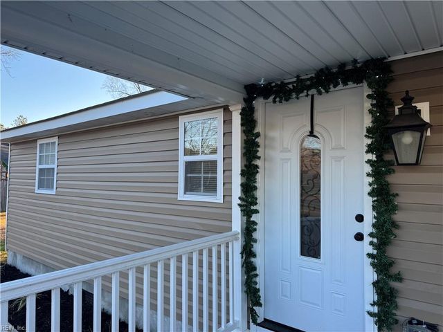 425 Waters RD, Chesapeake, VA 23322