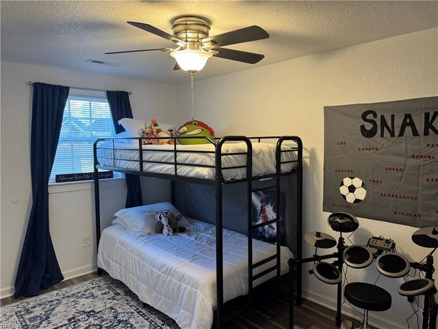 425 Waters RD, Chesapeake, VA 23322