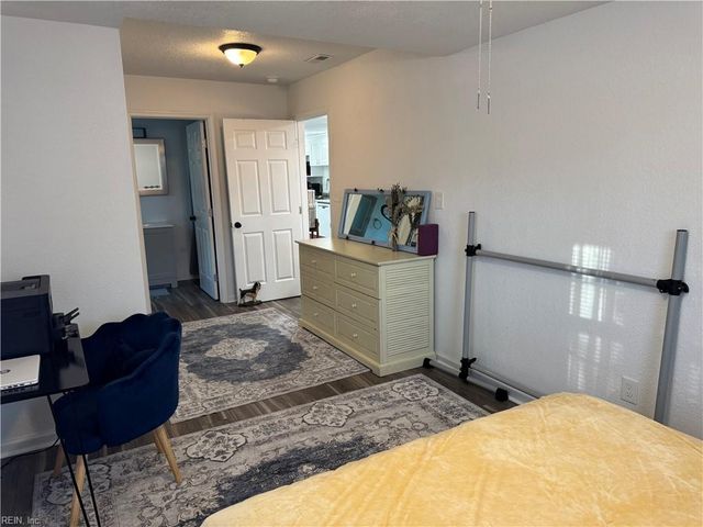 425 Waters RD, Chesapeake, VA 23322