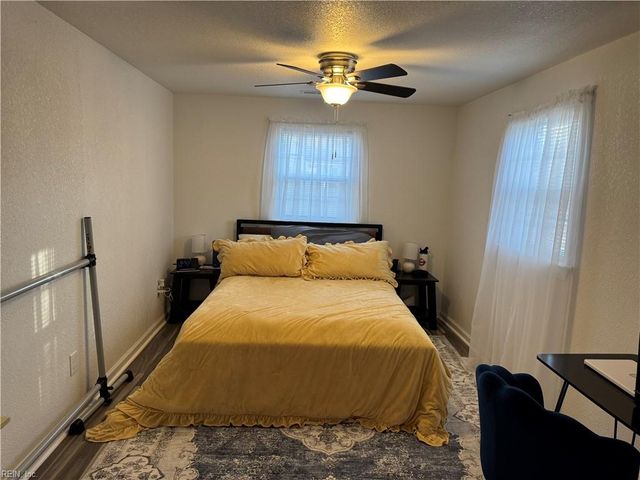 425 Waters RD, Chesapeake, VA 23322