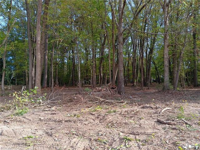 425 Waters RD, Chesapeake, VA 23322