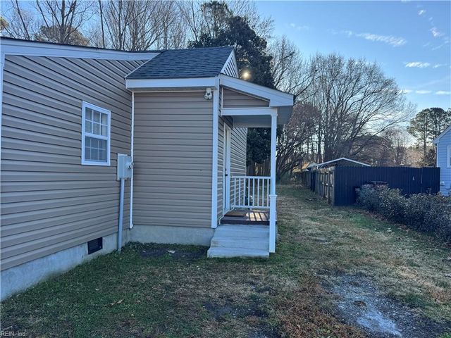 425 Waters RD, Chesapeake, VA 23322