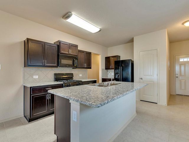 224 Lake GLN, San Marcos, TX 78666