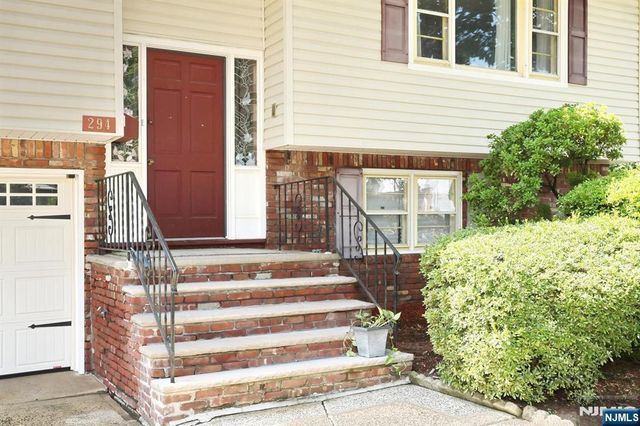 294 Kastler Court, New Milford, NJ 07646