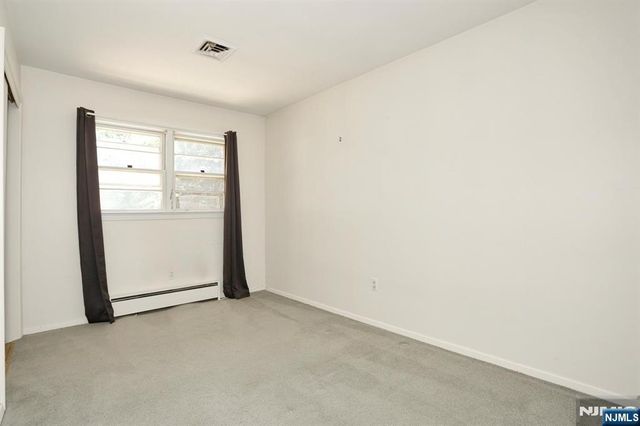 294 Kastler Court, New Milford, NJ 07646