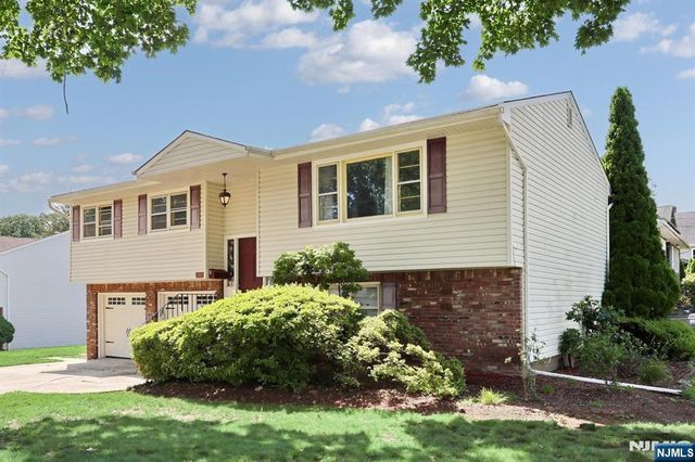 294 Kastler Court, New Milford, NJ 07646