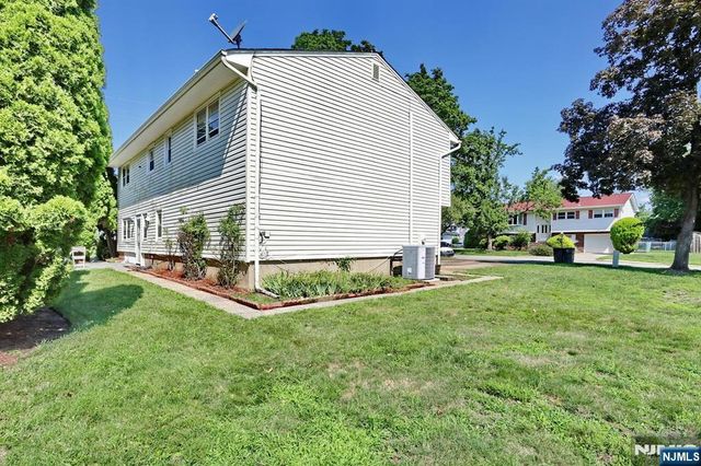 294 Kastler Court, New Milford, NJ 07646