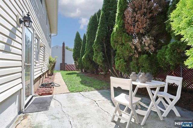 294 Kastler Court, New Milford, NJ 07646