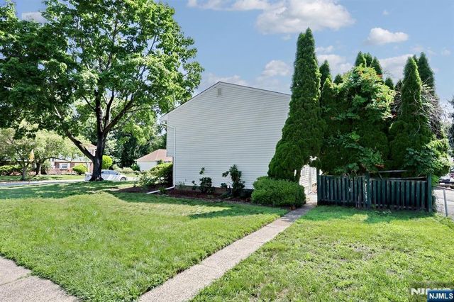 294 Kastler Court, New Milford, NJ 07646