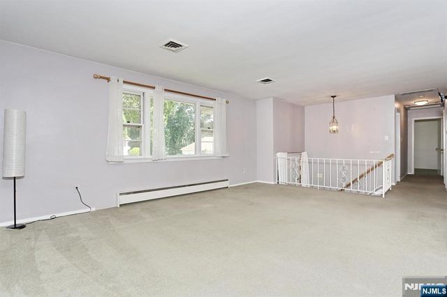 294 Kastler Court, New Milford, NJ 07646