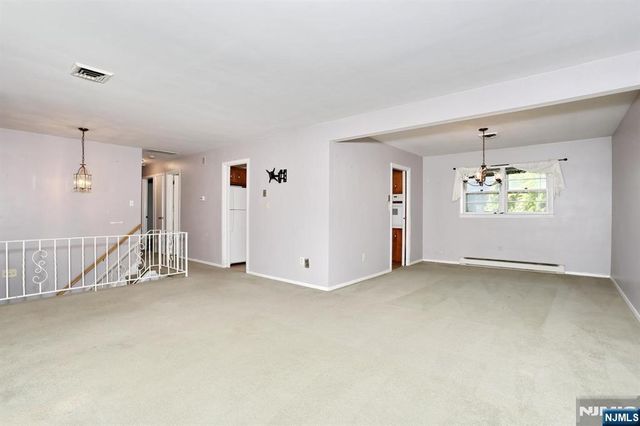 294 Kastler Court, New Milford, NJ 07646