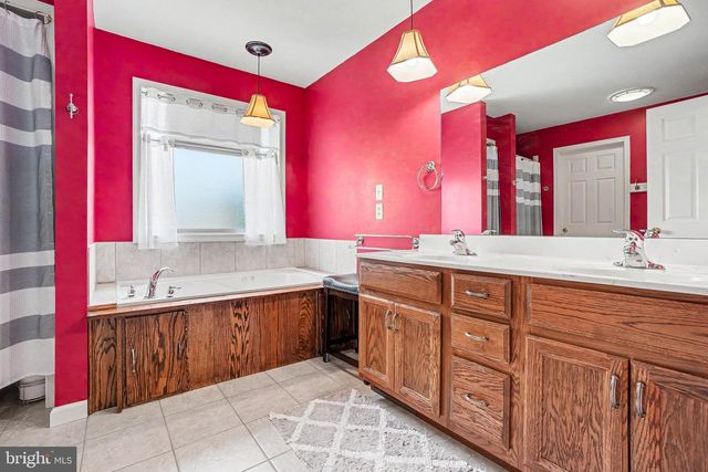 578 STARR AVENUE, Chambersburg, PA 17202