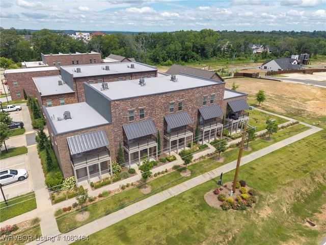 9225 R A Young Jr Drive, Fort Smith, AR 72916