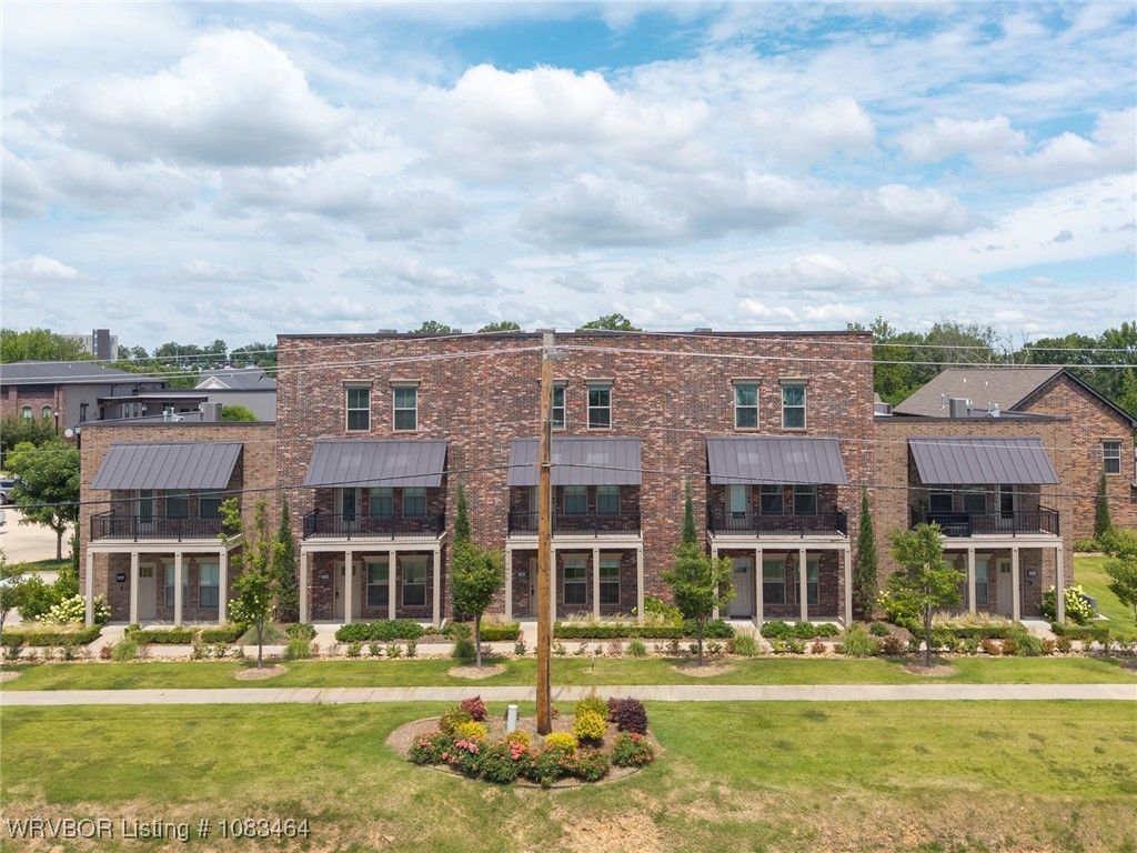 9225 R A Young Jr Drive, Fort Smith, AR 72916