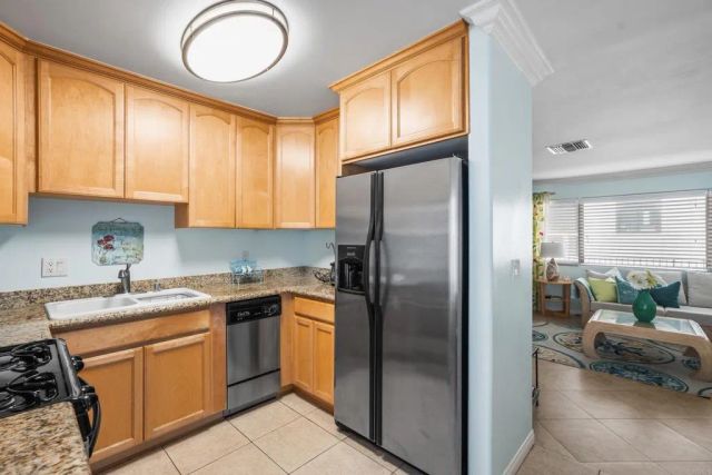 1052 Isabella Avenue D, Coronado, CA 92118