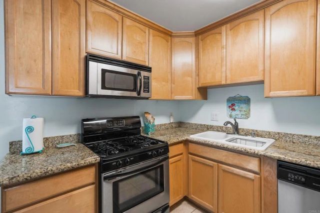 1052 Isabella Avenue D, Coronado, CA 92118